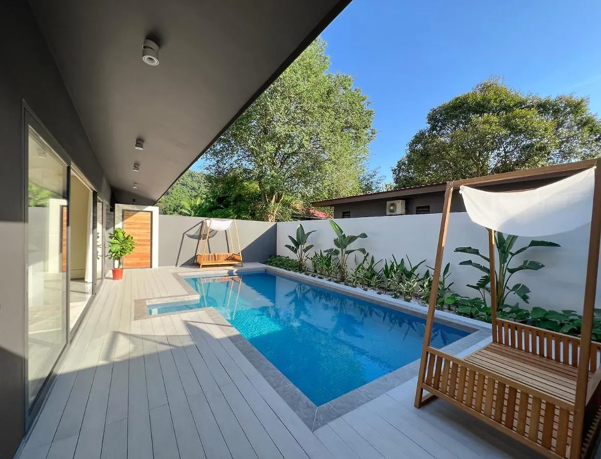 Looma Private Pool Villas Пантай-Сенанг